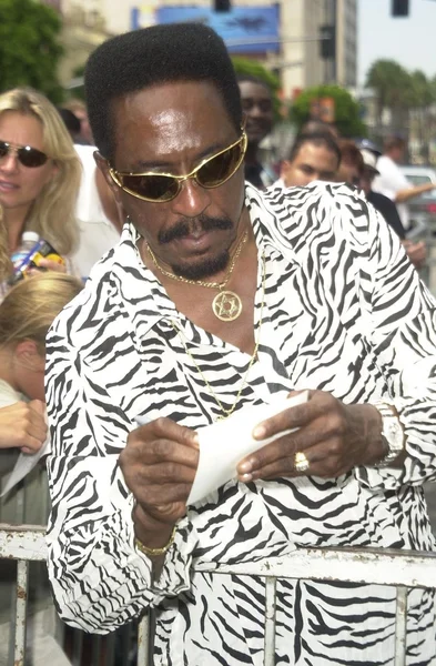 Ike Turner signe des autographes pour les fans — Photo