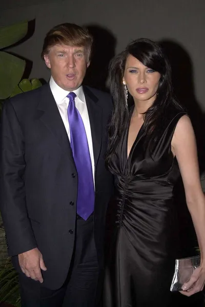 Donald trump och melania knauss — Stockfoto