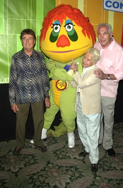 Sid Krofft, H.R. Pufnstuf, Billie Hayes y Marty Krofft — Foto de Stock