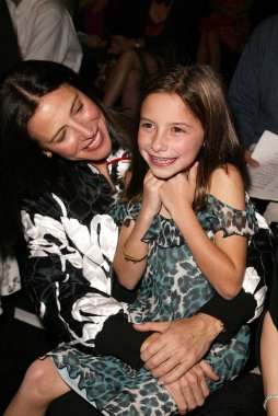 Mimi rogers ve kızı lucy