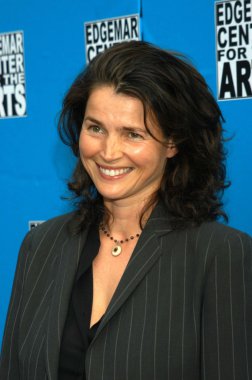 Julia Ormond