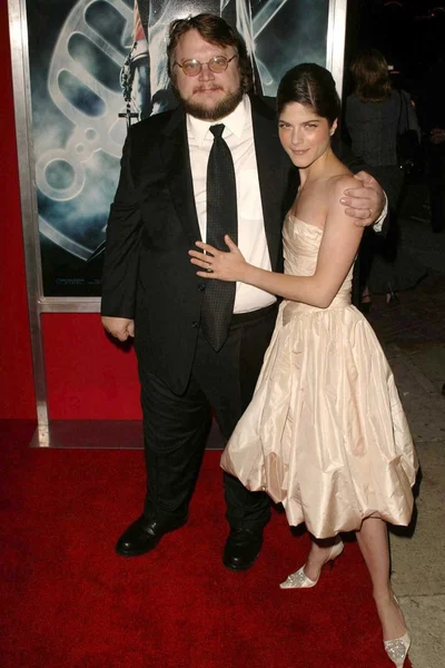 Guillermo del Toro y Selma Blair — Foto de Stock