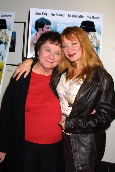 Andrea Evans dan ibu Audrey — Stok Foto
