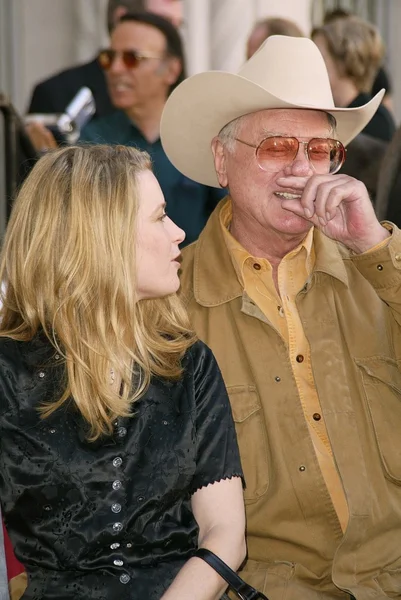 Bridget Fonda and Larry Hagman — Stock Photo, Image