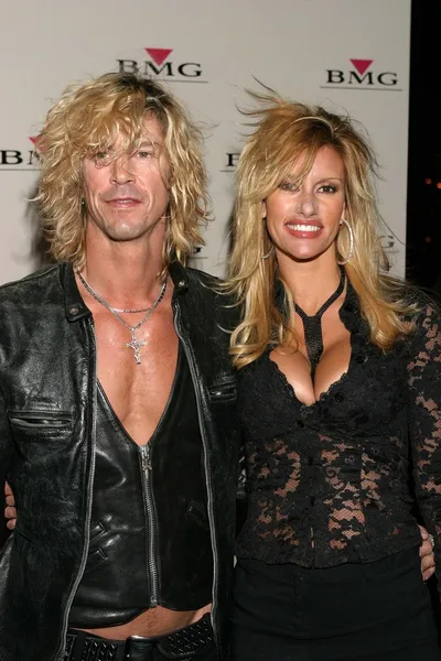 Duff mckagan och hustru susan holmes — Stockfoto