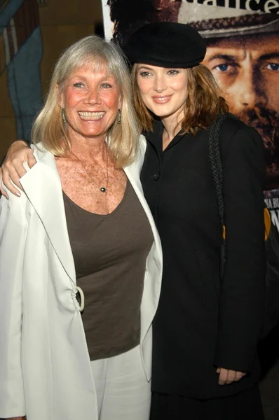 Verna Bloom y Winona Ryder — Foto de Stock