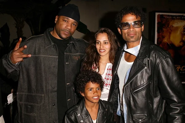 Grande Syke com Mario Van Peebles e família — Fotografia de Stock