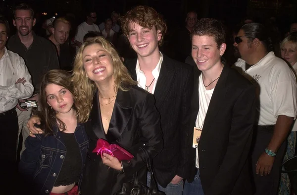 Tatum O'Neal with children Emily, Kevin and Sean — Stock Photo, Image