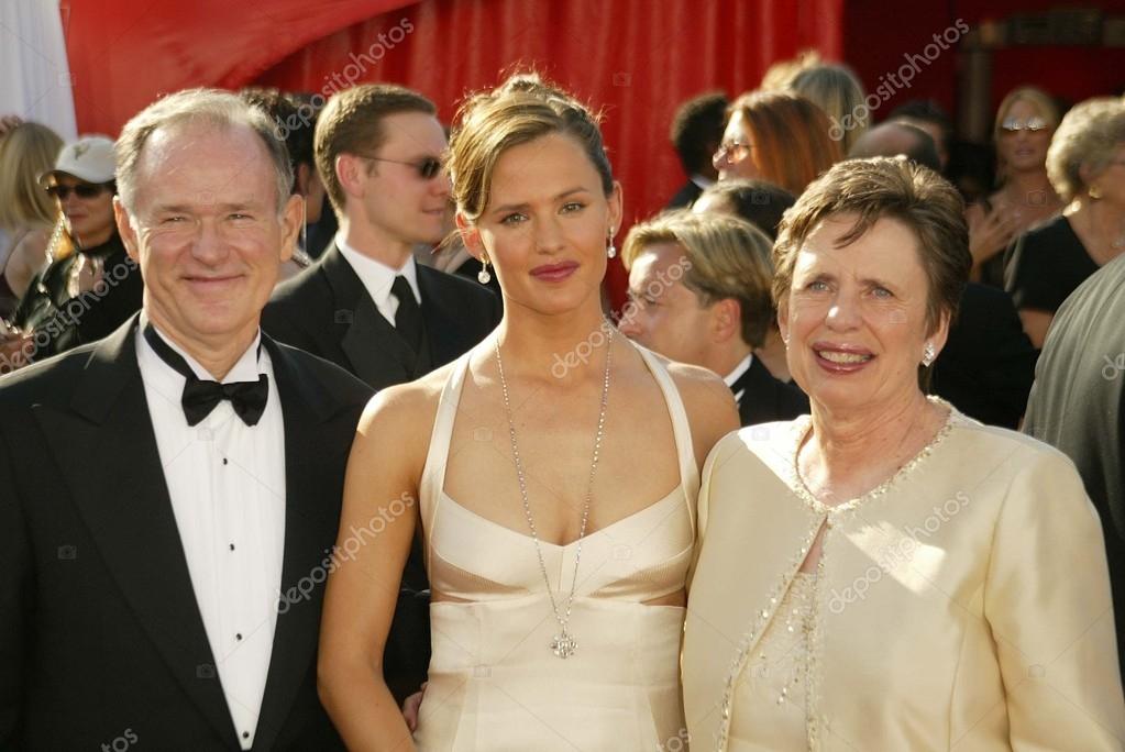 Jennifer Garner and parents — Stock Editorial Photo © s_bukley 17504385
