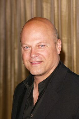 Michael Chiklis