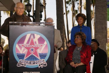 Norman lear, Isabel sanford ve marla gibbs