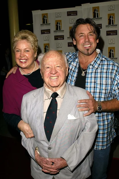 Mickey rooney z żoną i synem — Zdjęcie stockowe