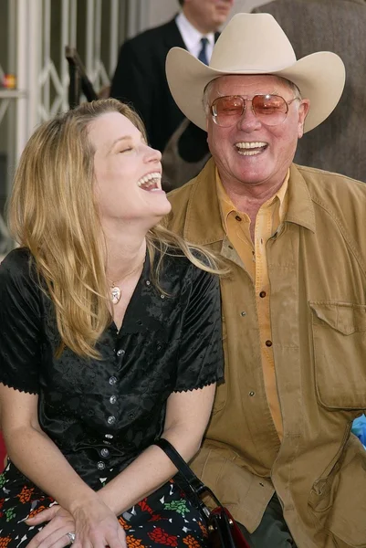 Bridget Fonda e Larry Hagman — Foto Stock