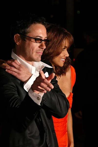 Halle Berry and Robert Downey Jr. — Stock Photo, Image