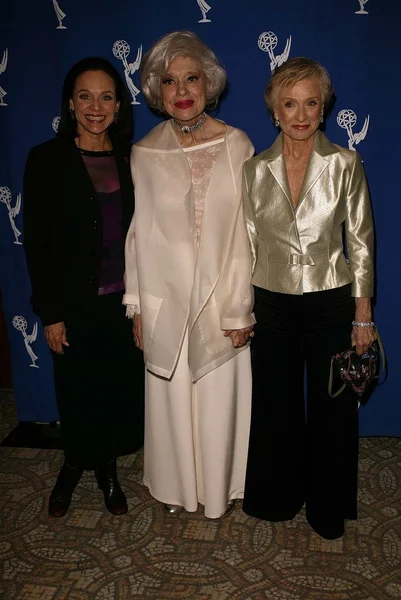 Valerie harper, carol channing en cloris leachman — Stockfoto