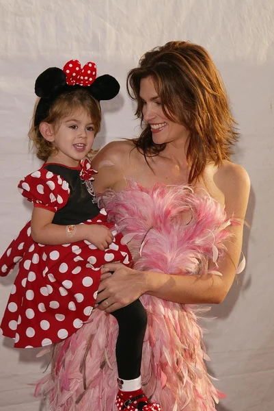 Cindy Crawford con su hija Kaia Jordan — Foto de Stock