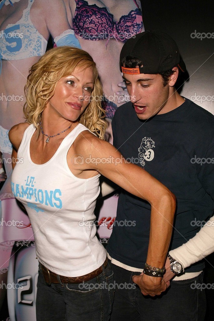 Nikki Ziering And Jason Biggs Stock Photo Nikki Ziering And Jason Biggs Stock Photo