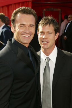 Julian mcmahon ve dylan walsh