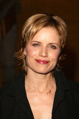 Kim Dickens