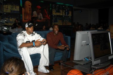 Corey maggette ve don cheadle nba shootout oyna