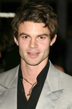 Daniel gillies