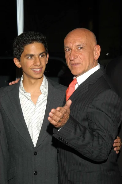 Jonathan Ahdout e Ben Kingsley — Foto Stock