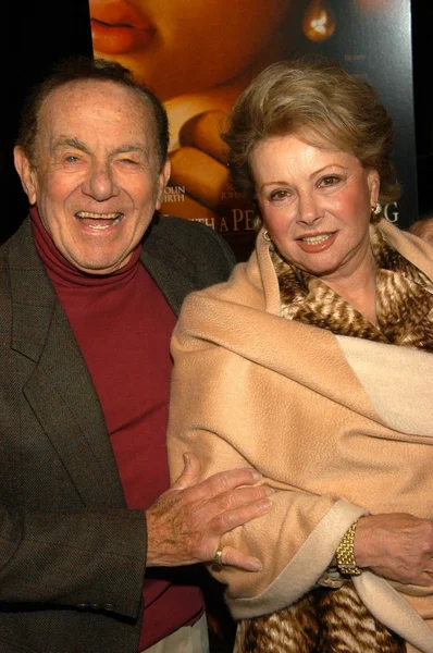 Jack Carter avec sa femme Roxanne — Photo