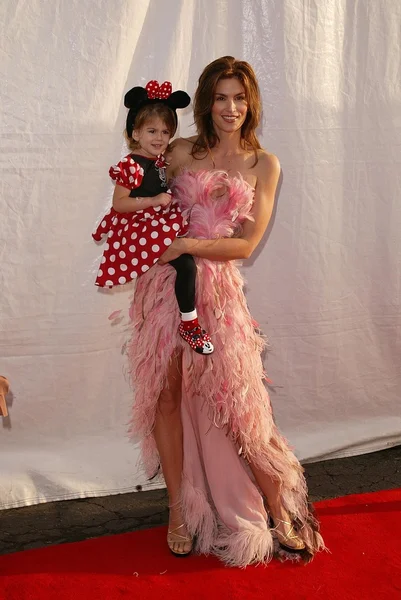 Cindy Crawford con su hija Kaia Jordan — Foto de Stock