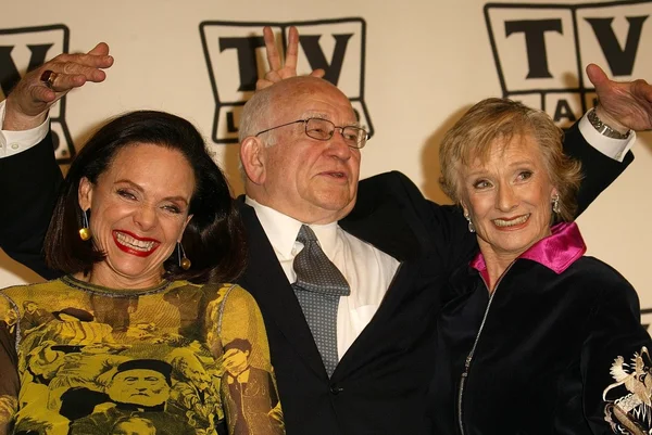 Valerie harper, ed asner ve senaryo yazarı — Stok fotoğraf