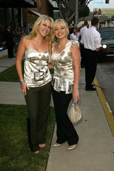 Haylie Duff y Hilary Duff — Foto de Stock