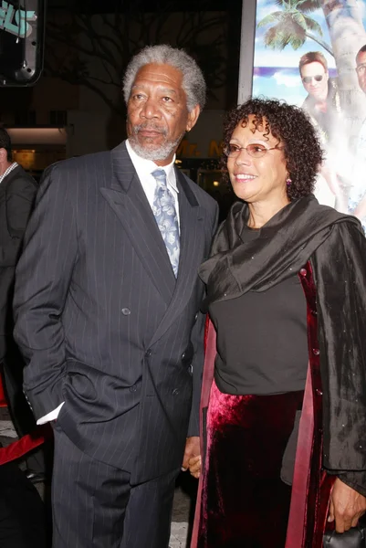Morgan Freeman y su esposa — Foto de Stock