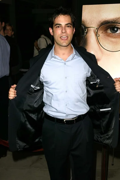 Jamie elman φοράει ένα tommy hilfiger πουκάμισο — Φωτογραφία Αρχείου