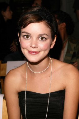 Nora Zehetner