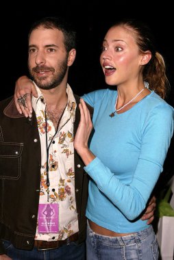 Estella warren moss fabrikaları ile