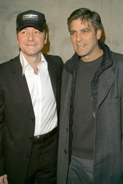 Kevin spacey och george clooney — Stockfoto