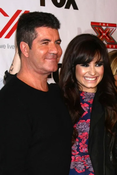 Simon Cowell, Demi Lovato no The X-Factor Viewing Party, Mixologia, Los Angeles, CA 12-06-12 — Fotografia de Stock