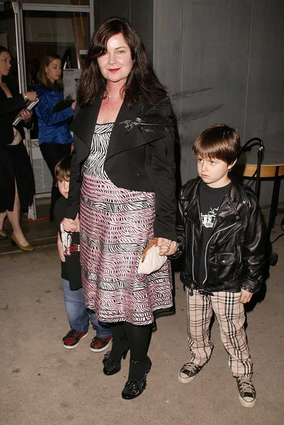 Jennifer Nicholson és gyerekek, Sean és a herceg — Stock Fotó