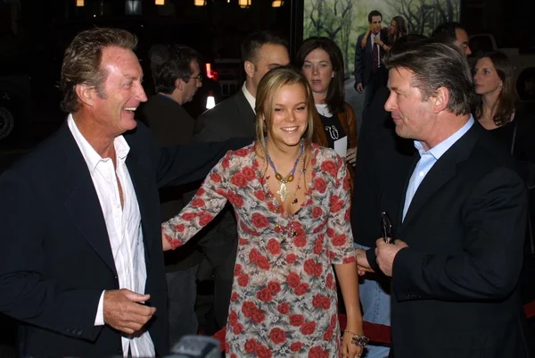 Bryan Brown, daughter and Alec Baldwin — Stock Photo, Image