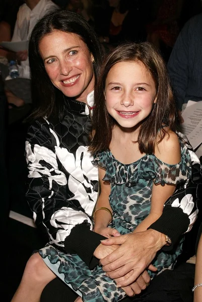 Mimi Rogers et sa fille Lucy — Photo