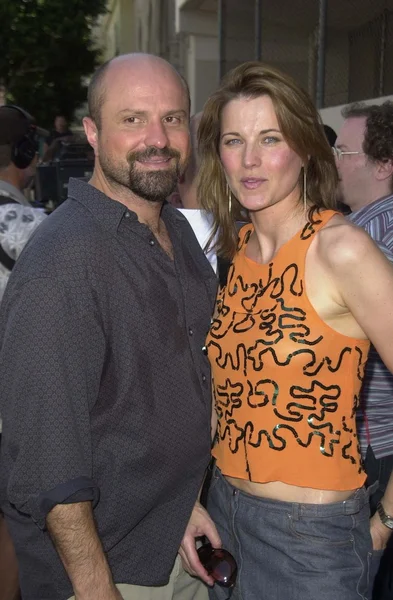 Enrico colantoni och lucy lawless — Stockfoto