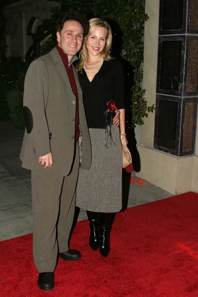 John Kassir et Julie Benz — Photo