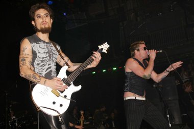 Dave navarro ve mark mcgrath