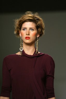 Rachel dostum defile