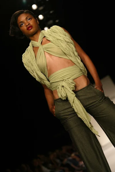 Rami kashou pokaz mody — Zdjęcie stockowe