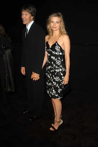 David E. Kelly and Michelle Pfeiffer — Stock Photo, Image