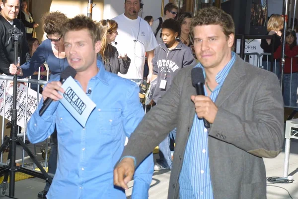 Ryan Seacrest og David Boreanaz – stockfoto