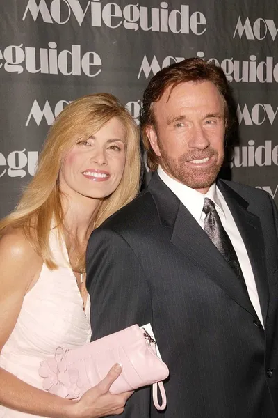 Chuck Norris y su esposa Gena — Foto de Stock