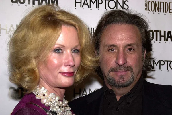 Ron Silver and date — Stock Photo, Image