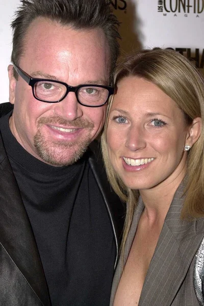 Tom arnold en vrouw shelby — Stockfoto