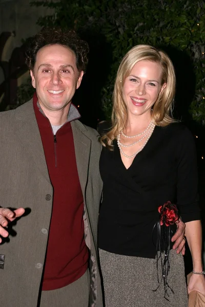 John kassir en julie benz — Stockfoto